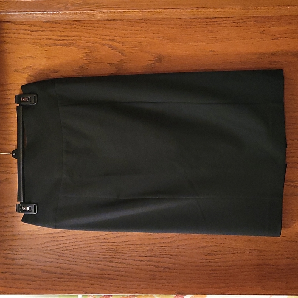 Express black fully-lined skirt